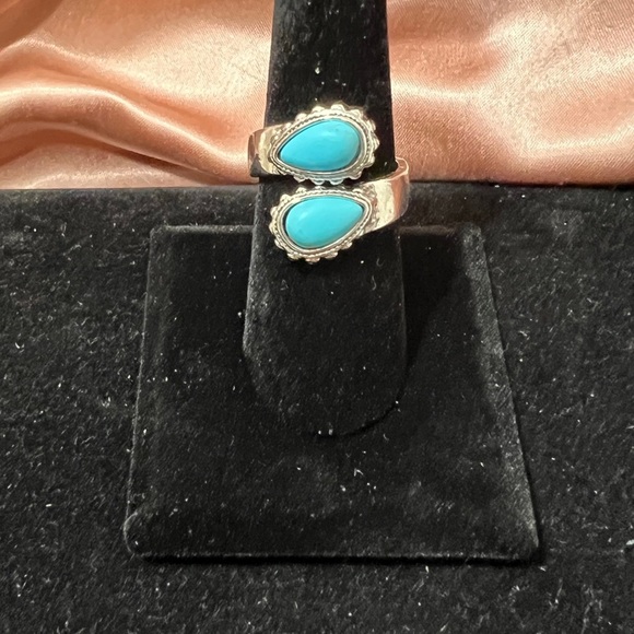 🔥🔥Silver Adjustable Ring W/Faux Turquoise Stones Southwestern Style. Very Styl - Picture 6 of 10